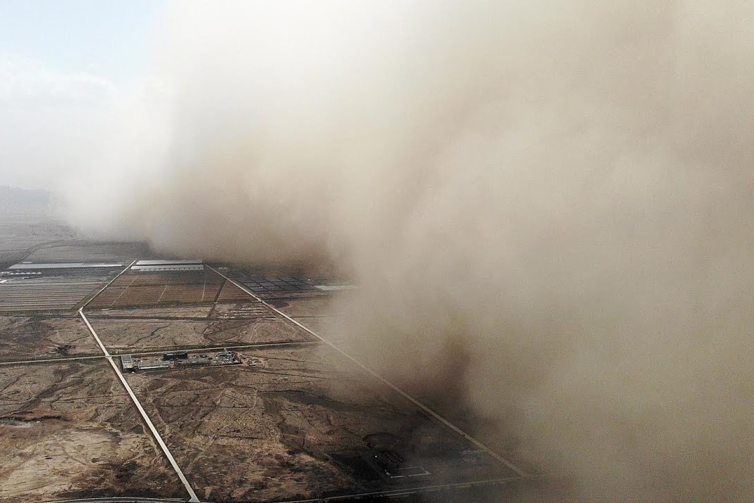 Buc tuong cat khong lo bao phu Noi Mong hinh anh