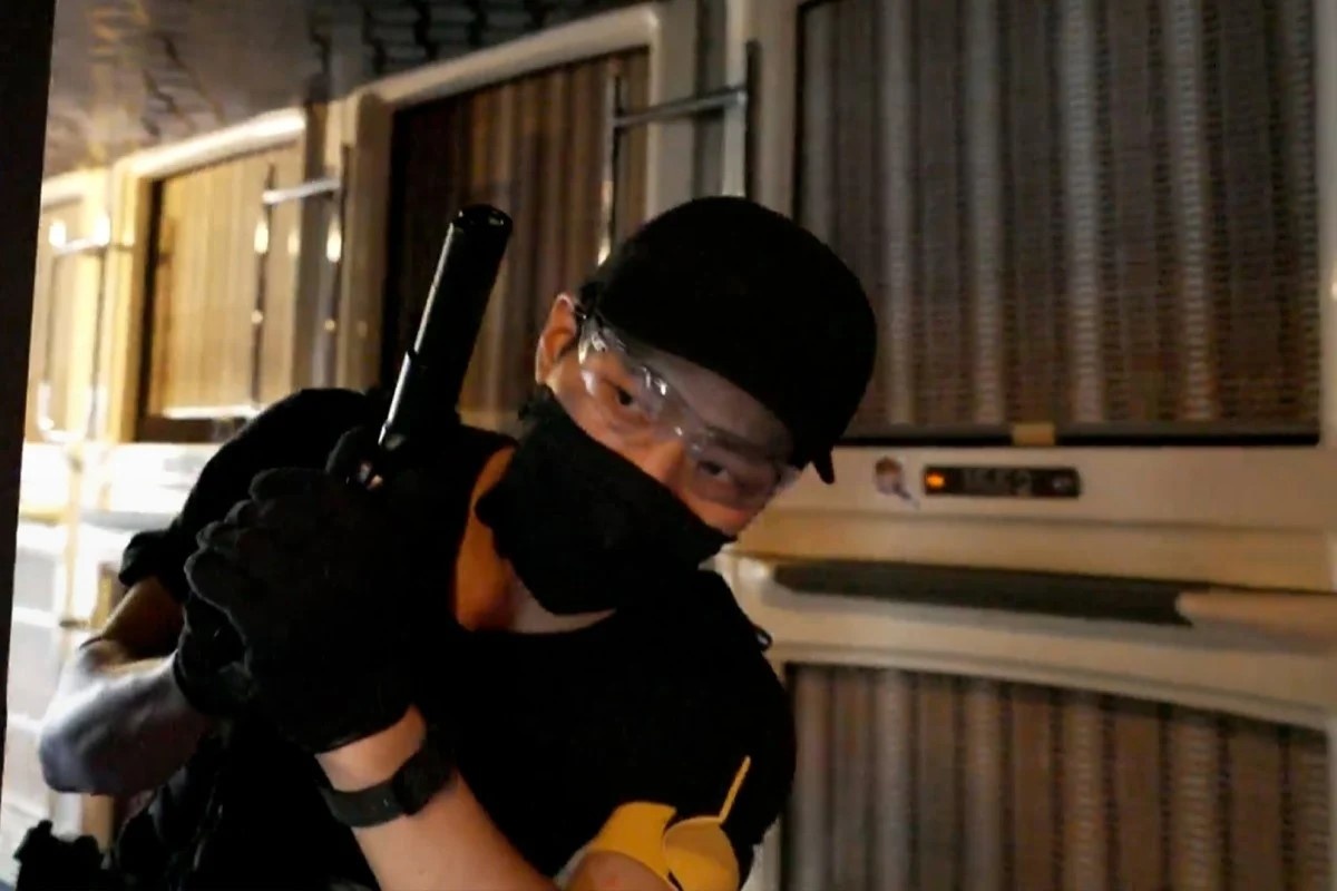 Bien khach san thanh game sinh ton o Nhat Ban hinh anh