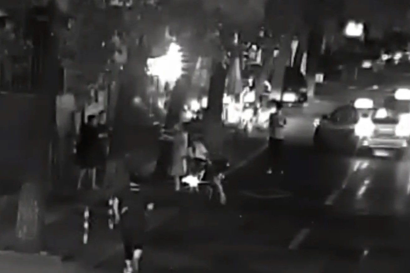 Cang bat, do nguoi phu nu roi tu tang 4 o Trung Quoc hinh anh