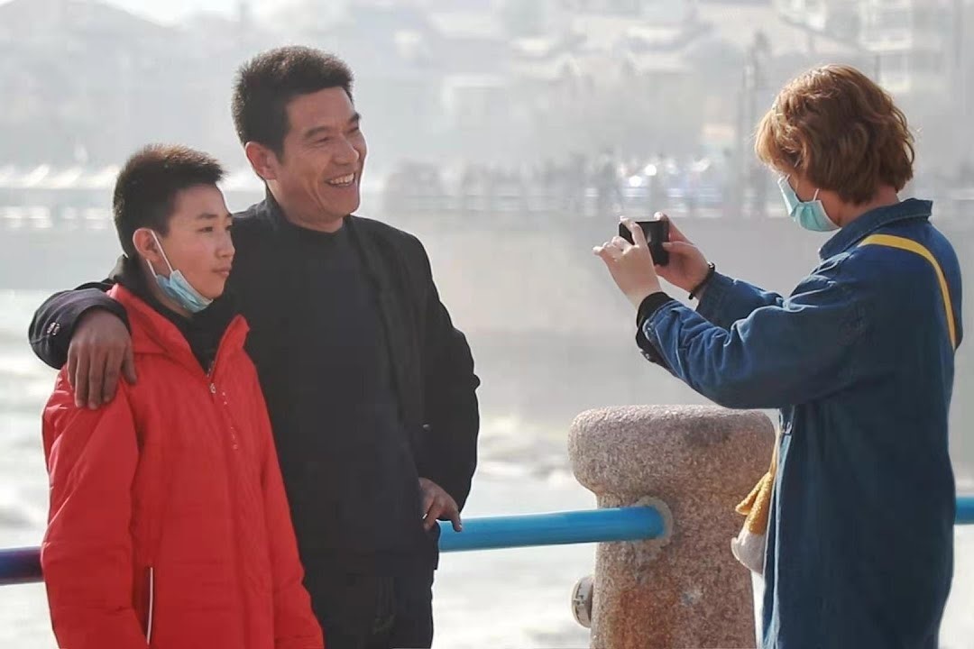 Phan ung cua nguoi Trung Quoc khi duoc be trai nho dong gia lam bo hinh anh