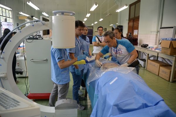 Chinh quyen TT Trump lam kho y ta nuoc ngoai muon toi giup My hinh anh