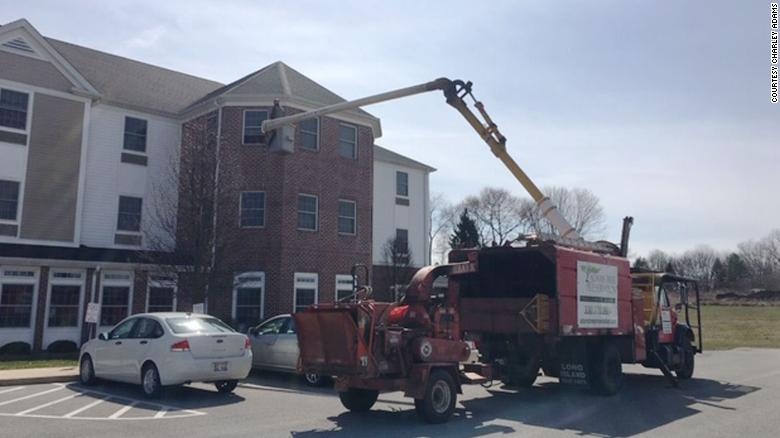 Dung xe cau tham me cach ly tren tang ba hinh anh