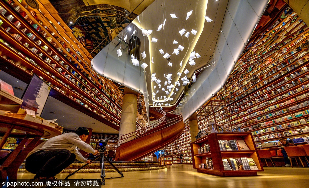 The gioi 'sieu thuc' ben trong nhung hieu sach noi tieng Trung Quoc hinh anh