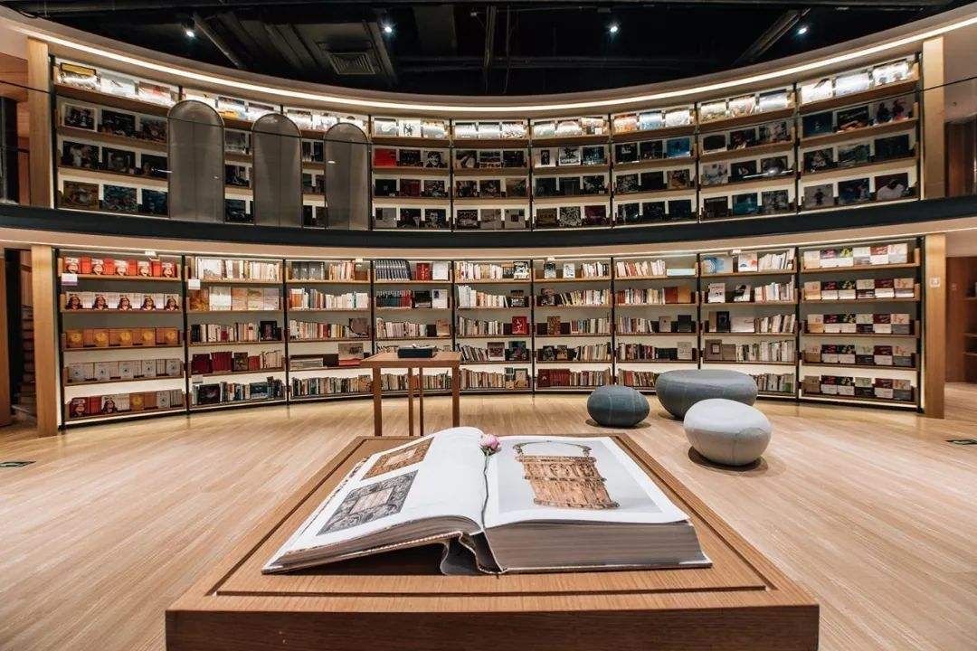 hieu sach noi tieng anh 8