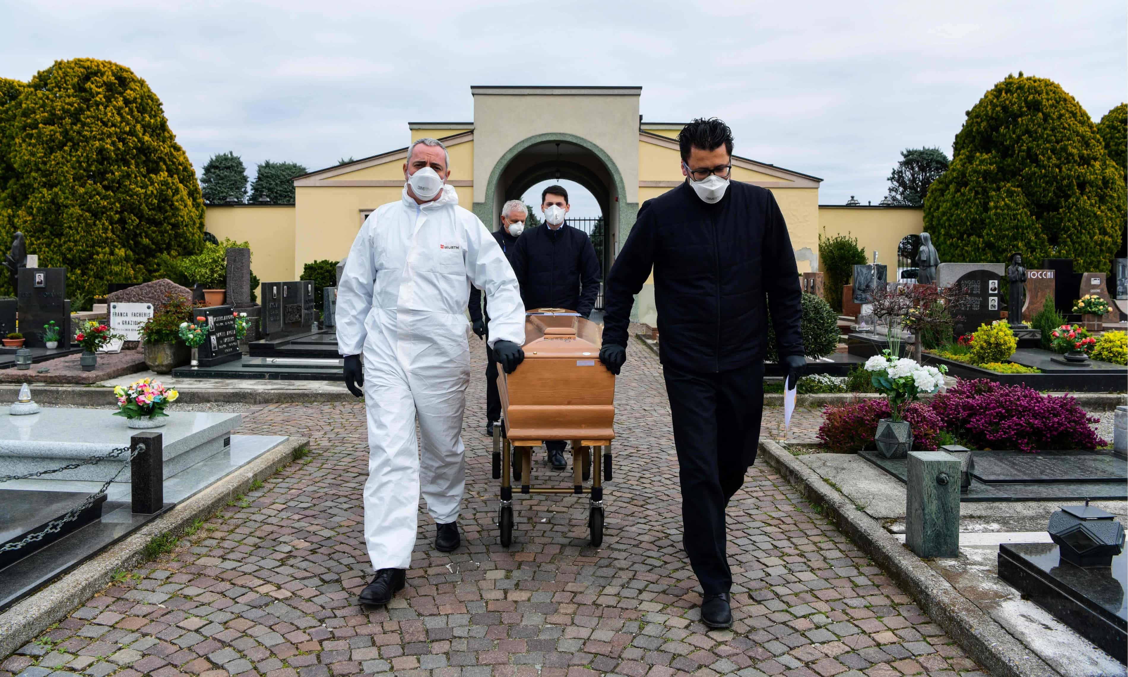 Ban odyssey dam nuoc mat o tam dich phong toa dai nhat chau Au hinh anh