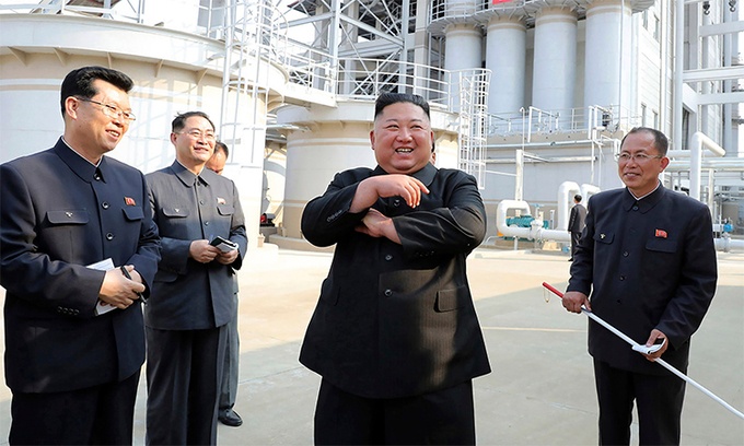 Tinh bao Han: Khong co dau hieu ong Kim Jong Un vua phau thuat tim hinh anh