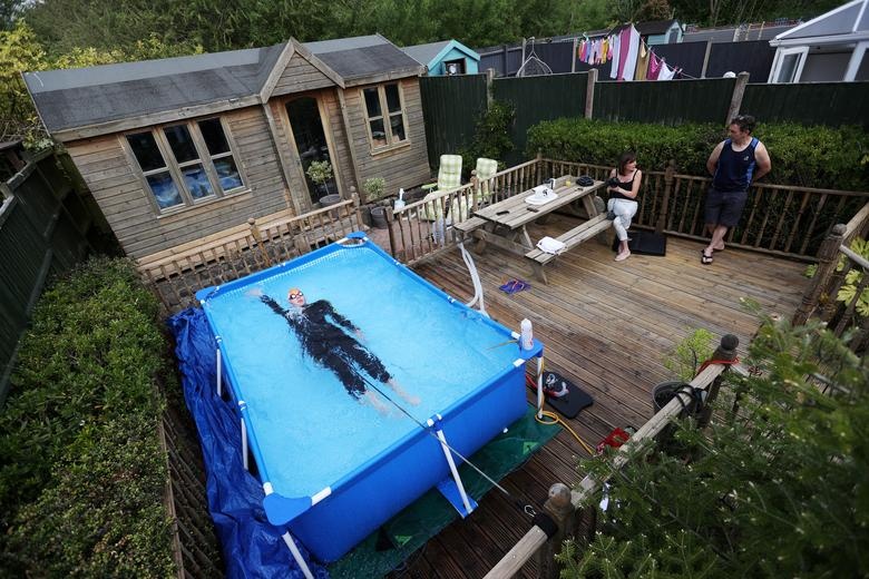 tap luyen giua mua dich anh 4