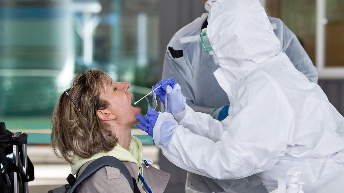 ho chieu mien dich anh 2