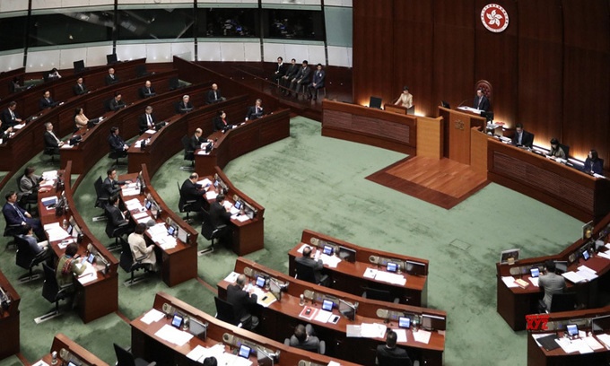 bo phieu du luat quoc ca anh 1