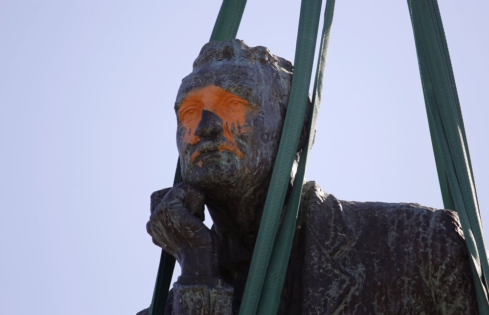 'Keo do cac buc tuong lien quan den the che no le la chua du' hinh anh