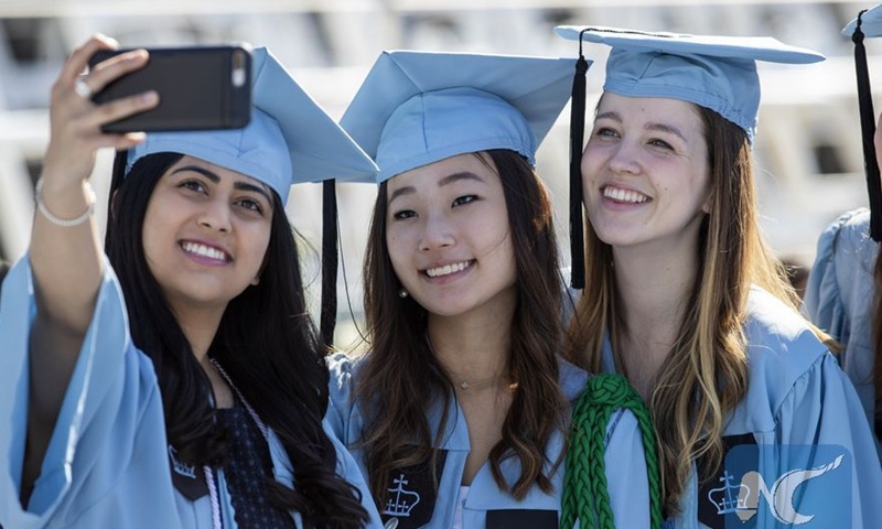 'Rut visa du hoc sinh hoc online la buoc thut lui cua My' hinh anh