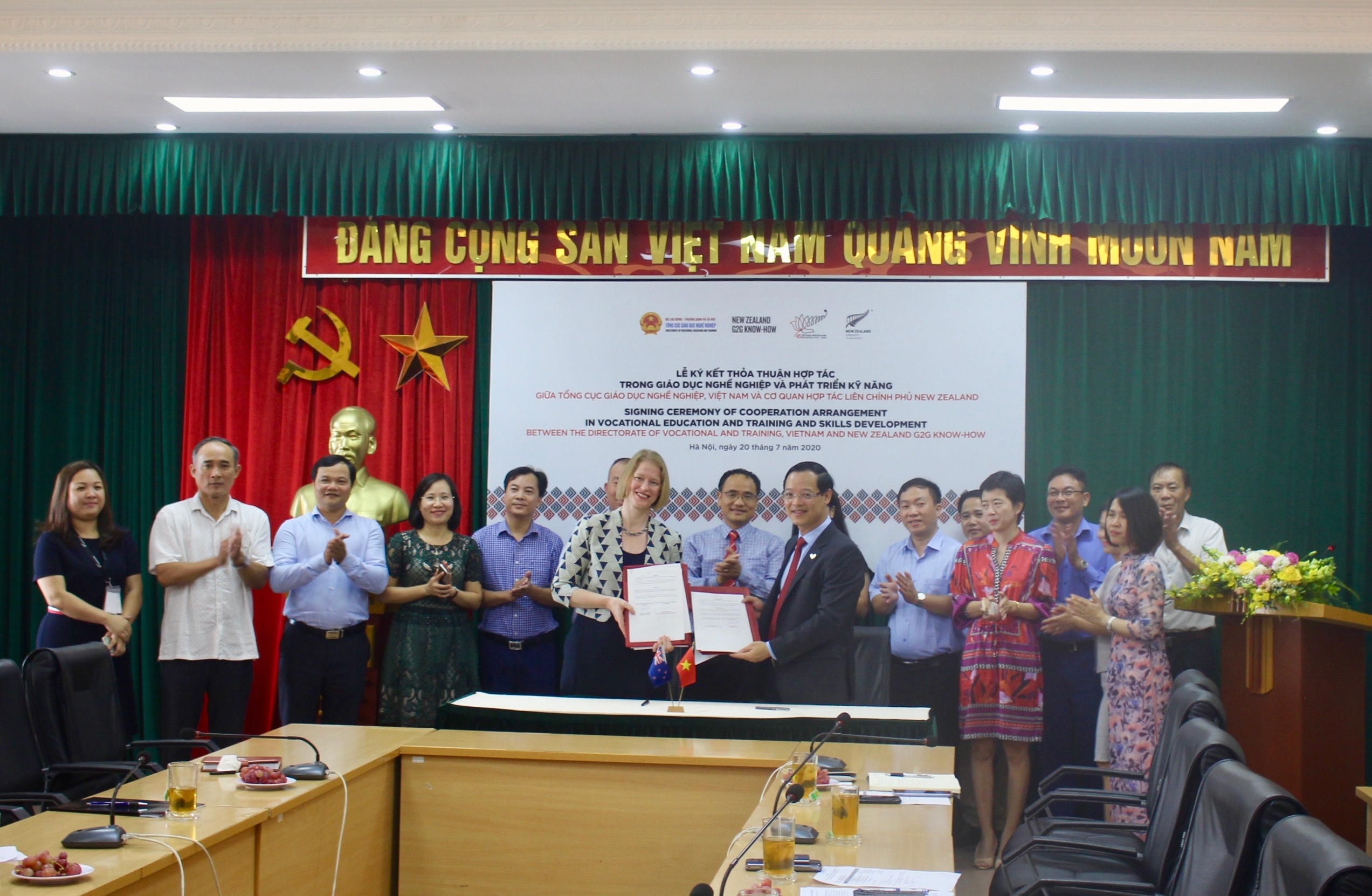 hop tac giao duc nghe nghiep anh 2