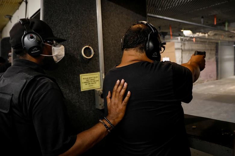 Nguoi My goc Phi do xo di hoc ban sung anh 6