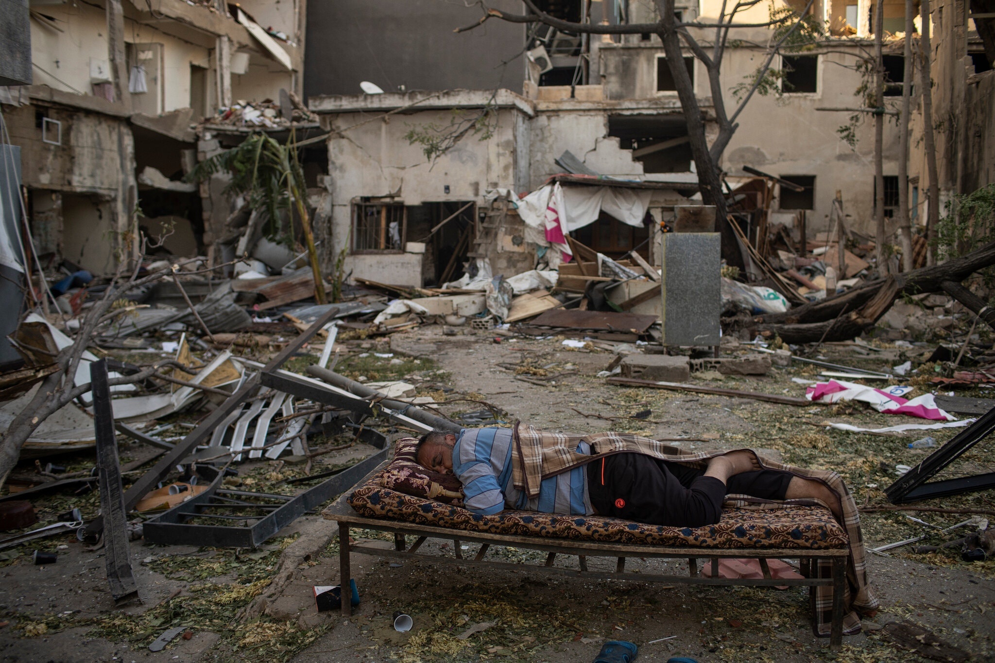 Beirut dong long phan doi chinh phu anh 5