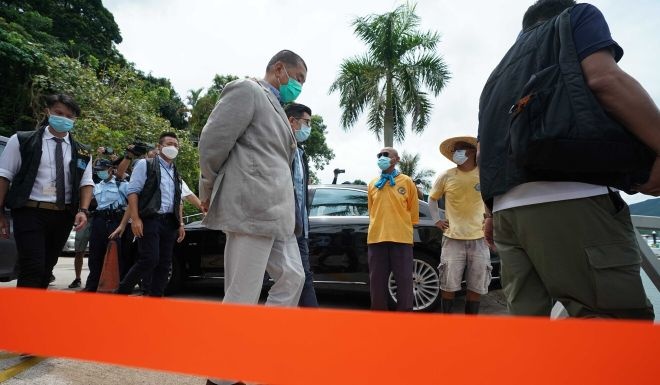 Canh sat kham du thuyen cua ong trum truyen thong Hong Kong vua bi bat hinh anh