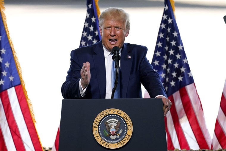 Trump kho long phan bac Obama anh 2