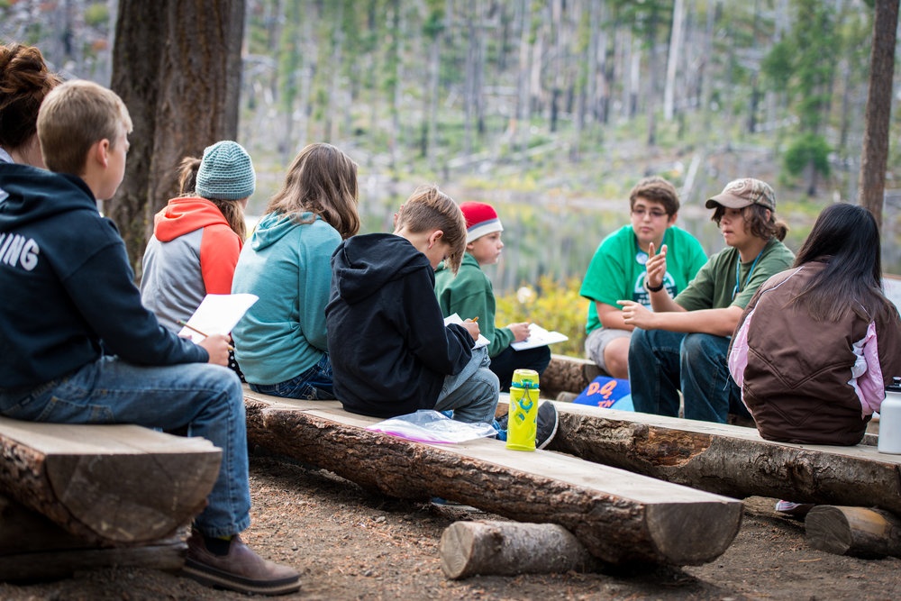 Hoc ngoai troi giup tranh lay lan virus corona hinh anh