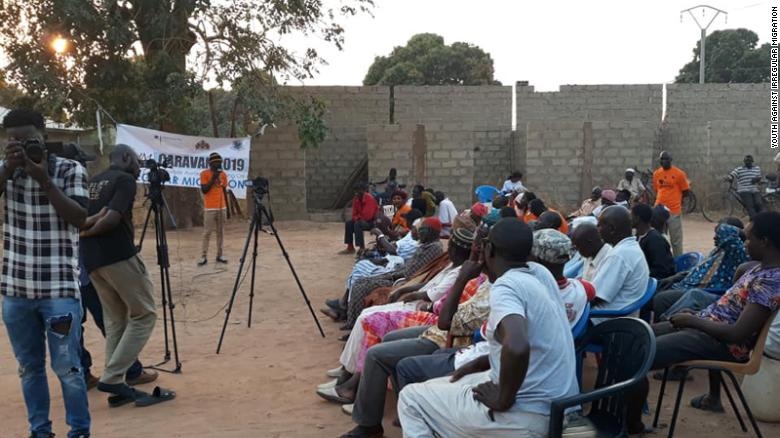 di cu trai phep den chau Au anh 2