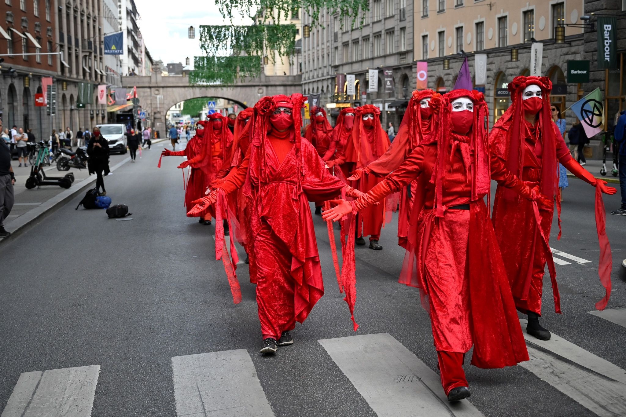 bieu tinh chong bien doi khi hau anh 7