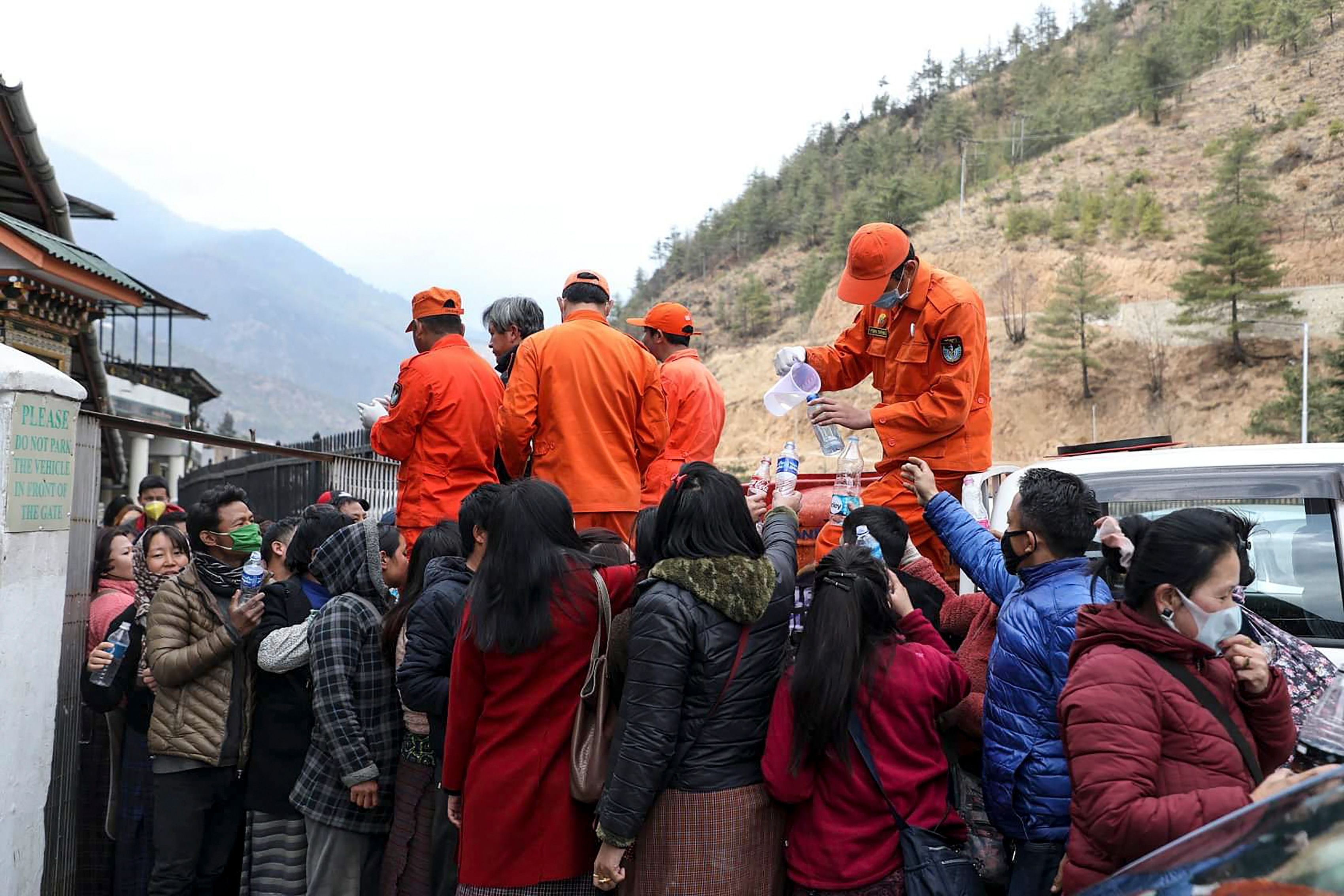 Bhutan do lenh cam thuoc la anh 1
