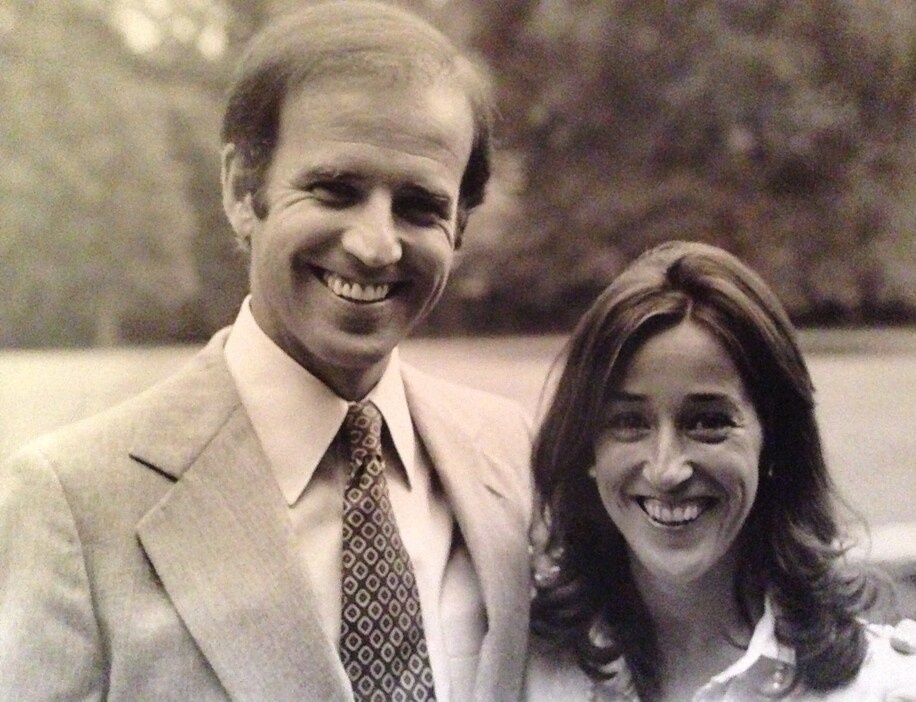 Nguoi em gai sat canh voi ong Biden suot 74 nam hinh anh