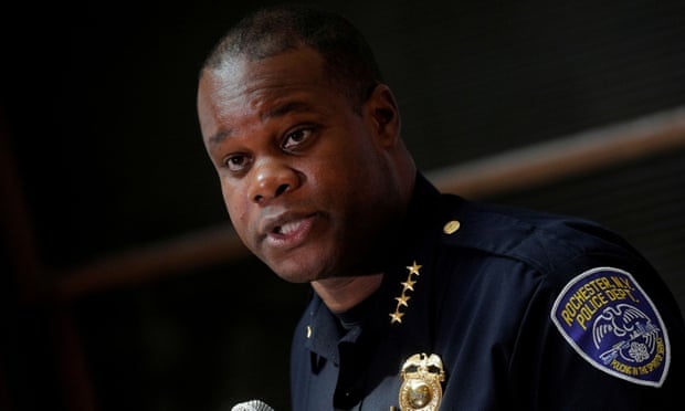 Canh sat My tu chuc sau cai chet cua mot benh nhan tam than da mau anh 1