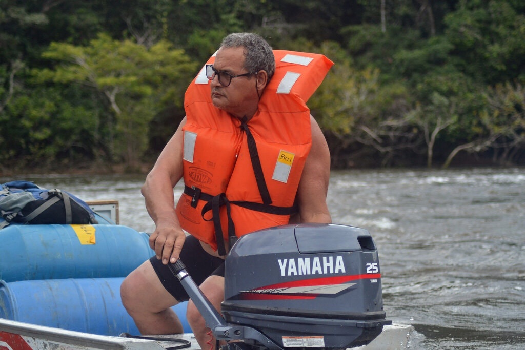 Ca doi bao ve Amazon, 'nguoi gac rung' chet vi mui ten tu tho dan hinh anh