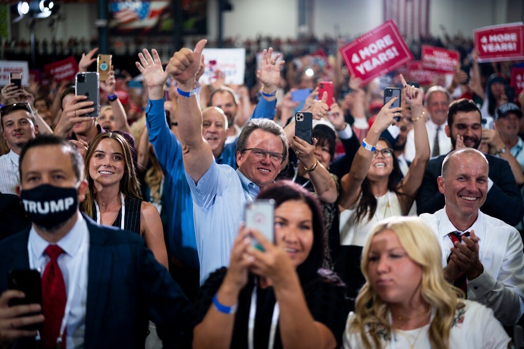 TT Trump to chuc van dong bau cu trong nha giua thoi dich anh 1