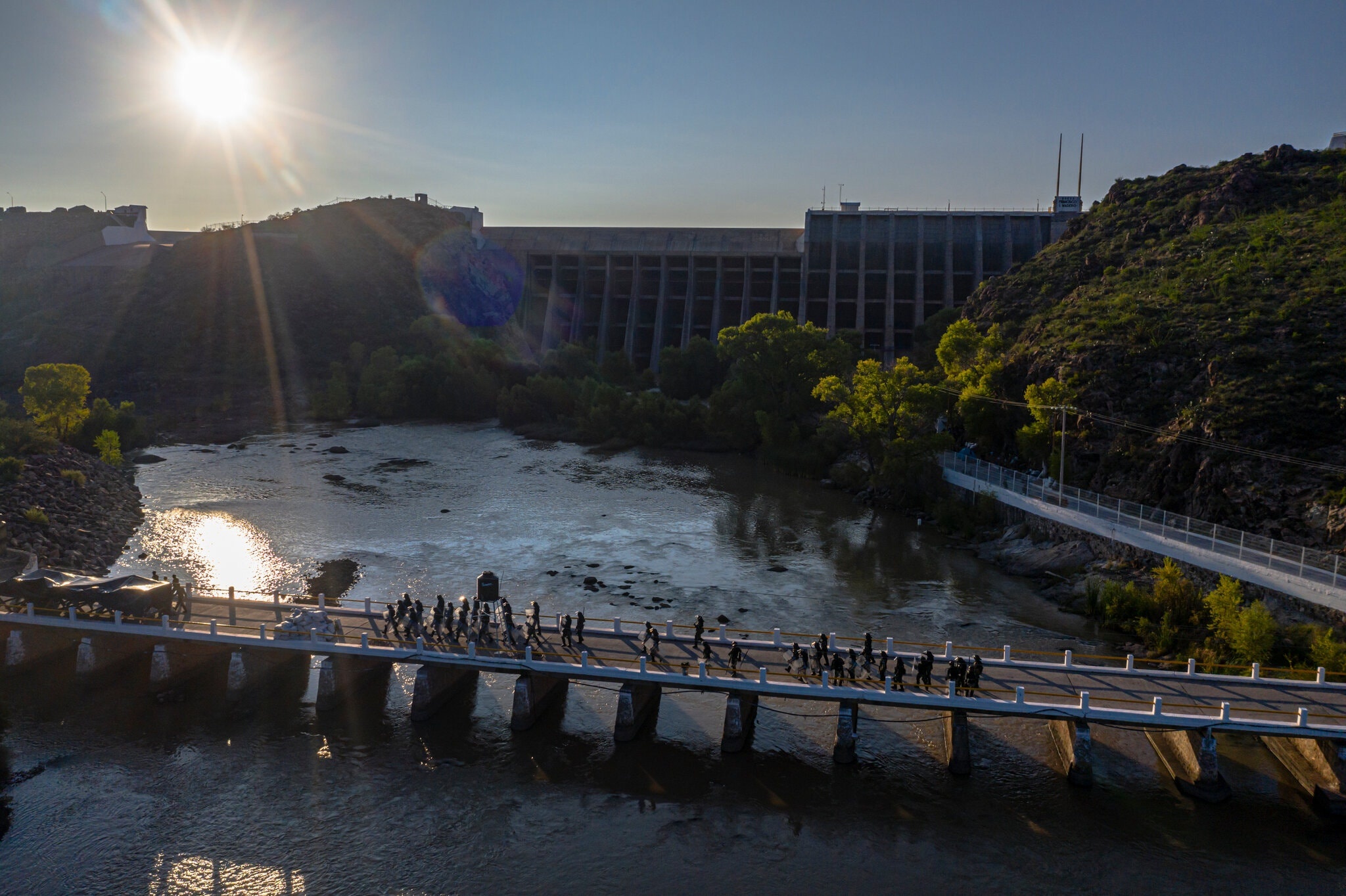 Cuoc chien xuyen bien gioi vi nguon nuoc sach o Mexico anh 6