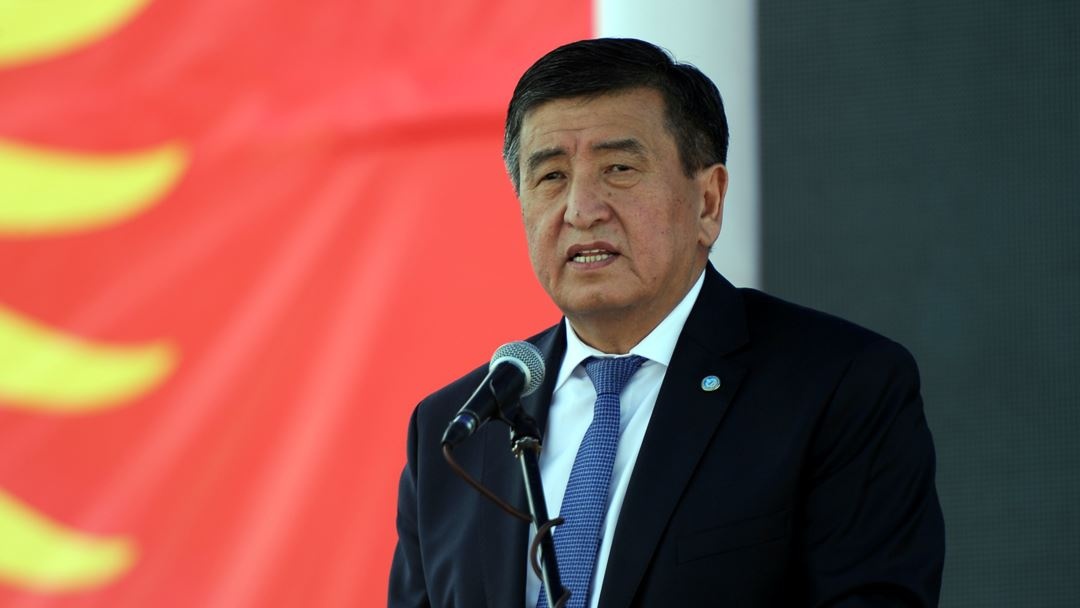 Tong thong Kyrgyzstan tu chuc hinh anh