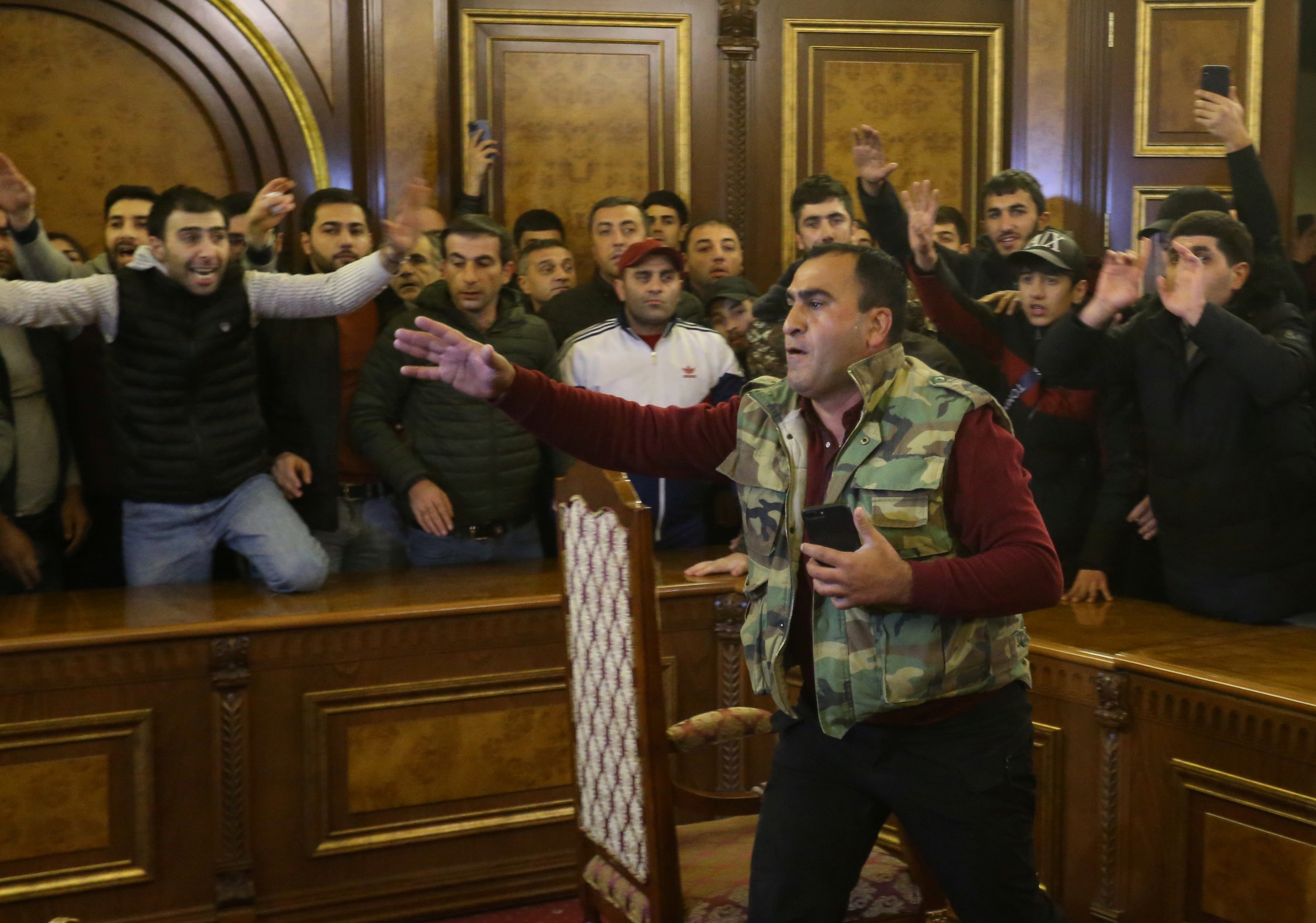 Thu tuong Armenia ra quyet dinh 'dau don' ve vung Nargono-Karabakh hinh anh