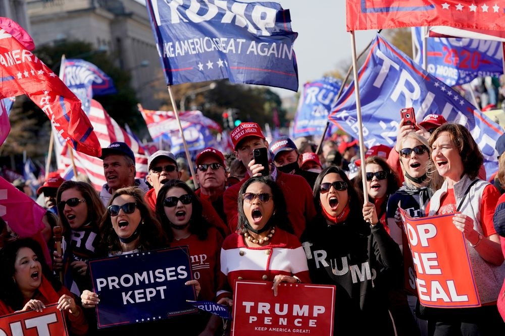 Nguoi ung ho do ve Washington yeu cau '4 nam nua cho Tong thong Trump' hinh anh