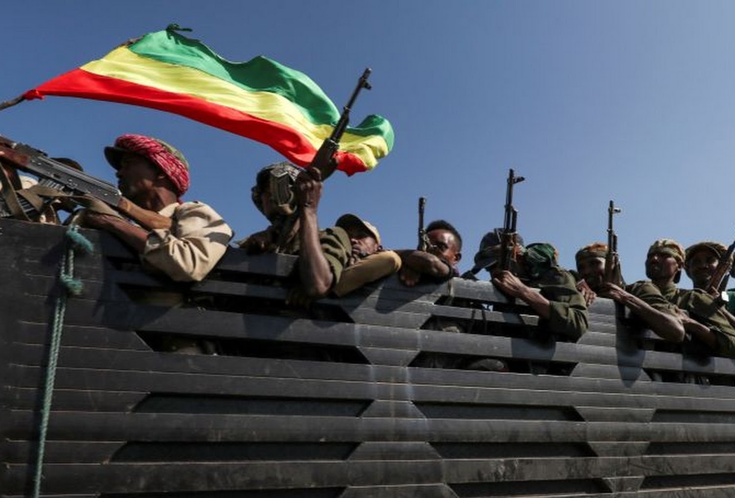 Cac tay sung giet chet 34 nguoi tren xe buyt o Ethiopia hinh anh