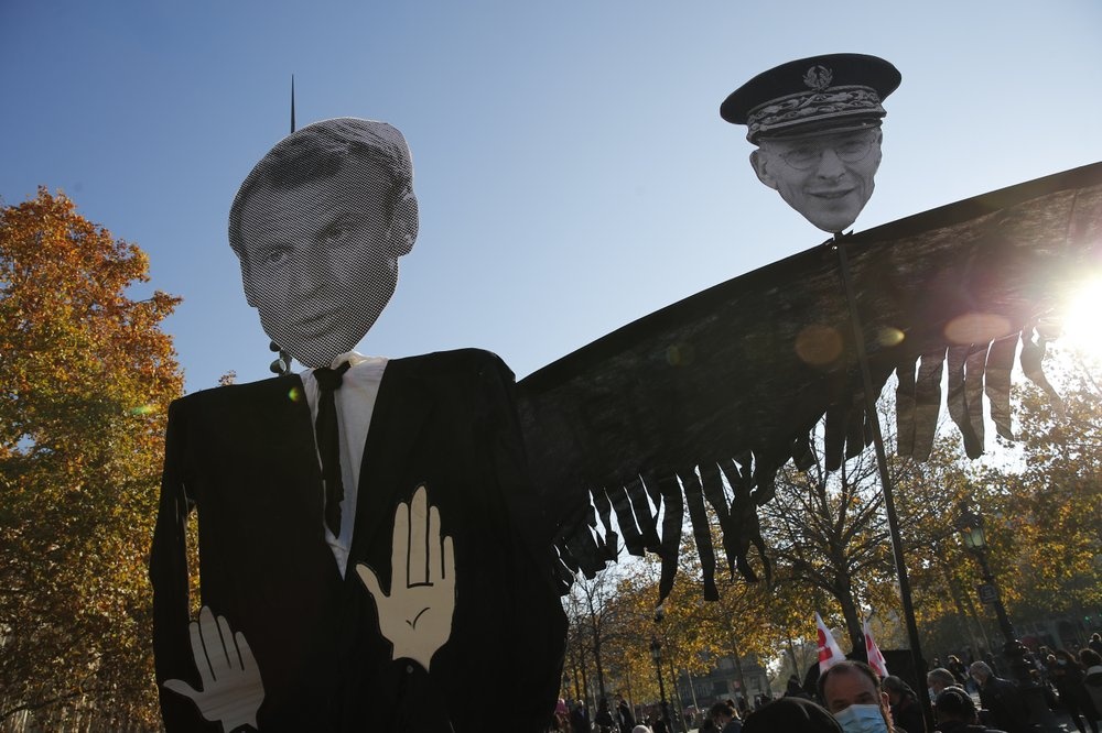 Bieu tinh bung no vi du luat Phap han che ghi hinh canh sat anh 6