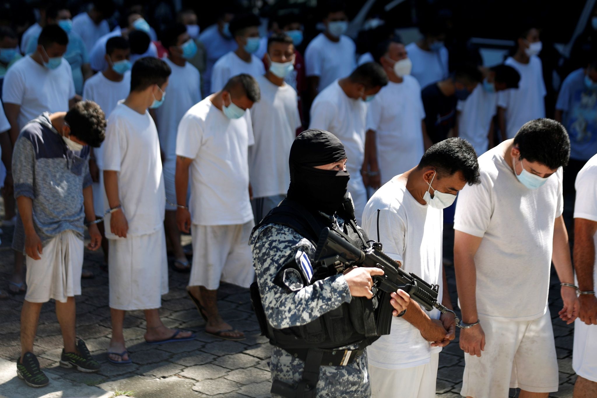 El Salvador mang toi pham bang dang ra 'dieu hanh' hinh anh