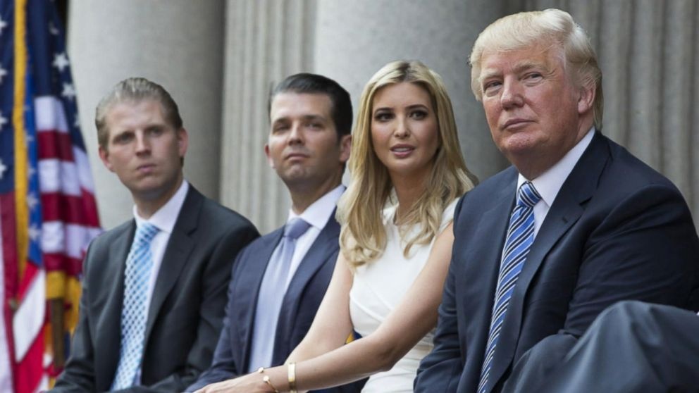 Nha Trump bi kien loi dung danh tieng quang ba da cap sai su that hinh anh