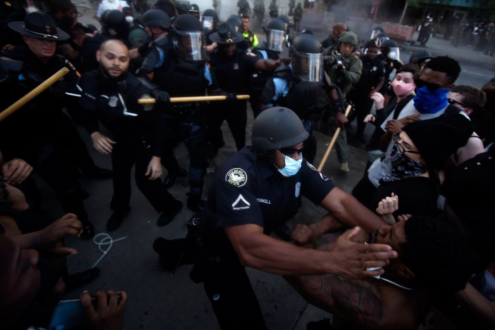 Mot nam dau buon voi ca the gioi anh 22