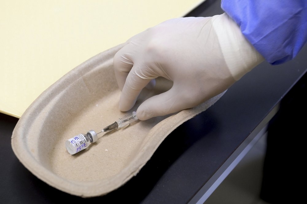 EU bat dau phan phoi vaccine chong Covid-19 anh 7