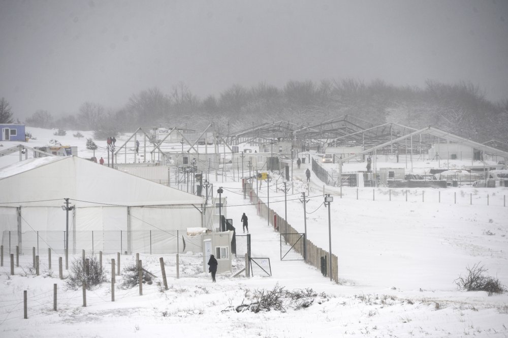 Hang tram nguoi chiu ret tai trai ti nan o Bosnia anh 1
