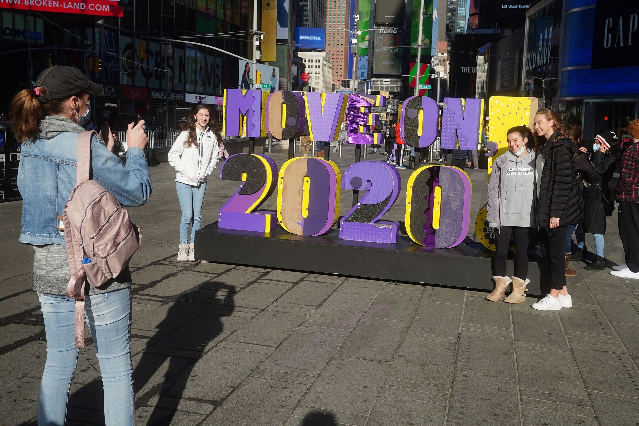 New York chuan bi tha mot tan hoa giay de don nam moi anh 7