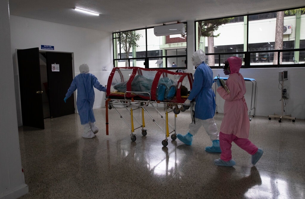 Nguoi My ‘tron’ sang Mexico de tranh lenh phong toa anh 3