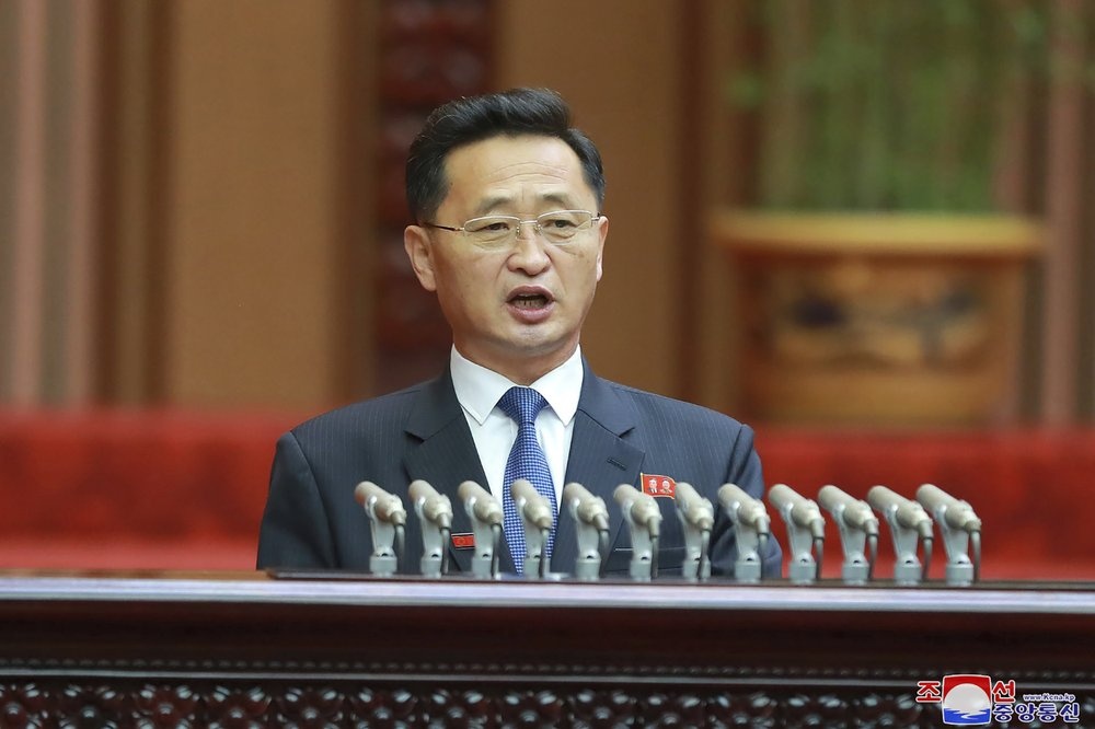 Trieu Tien thay 6 quan chuc trong noi cac hinh anh