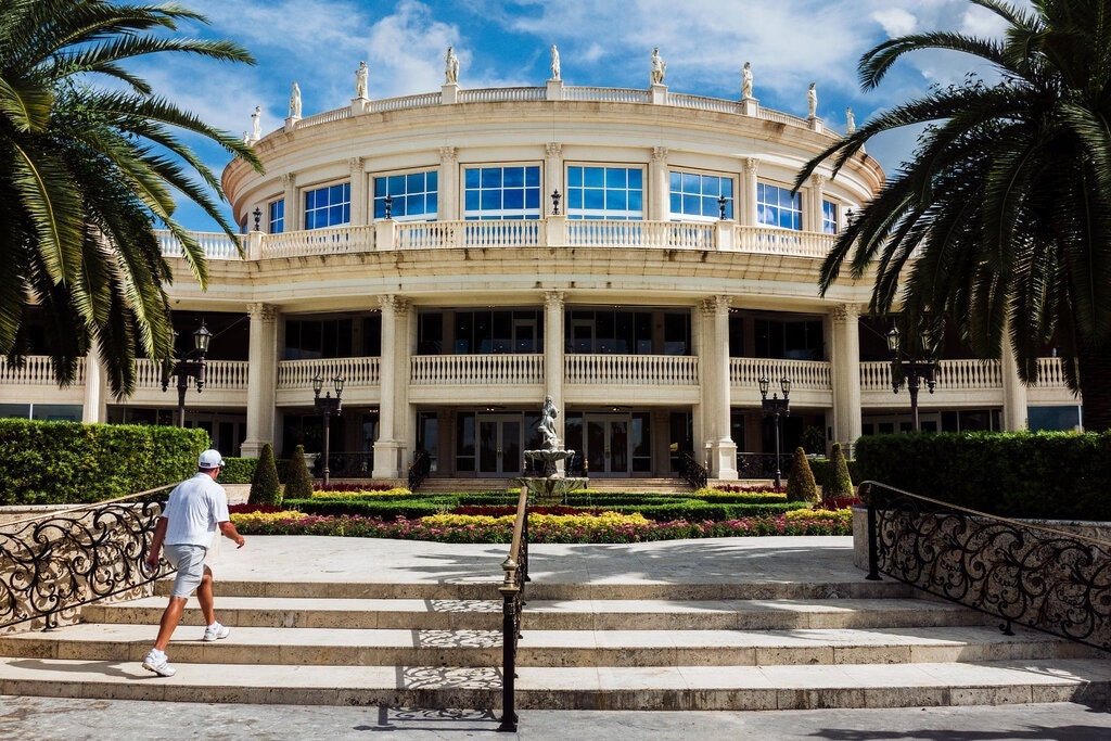 Khung hoang tai chinh dang cho Tong thong Trump anh 3