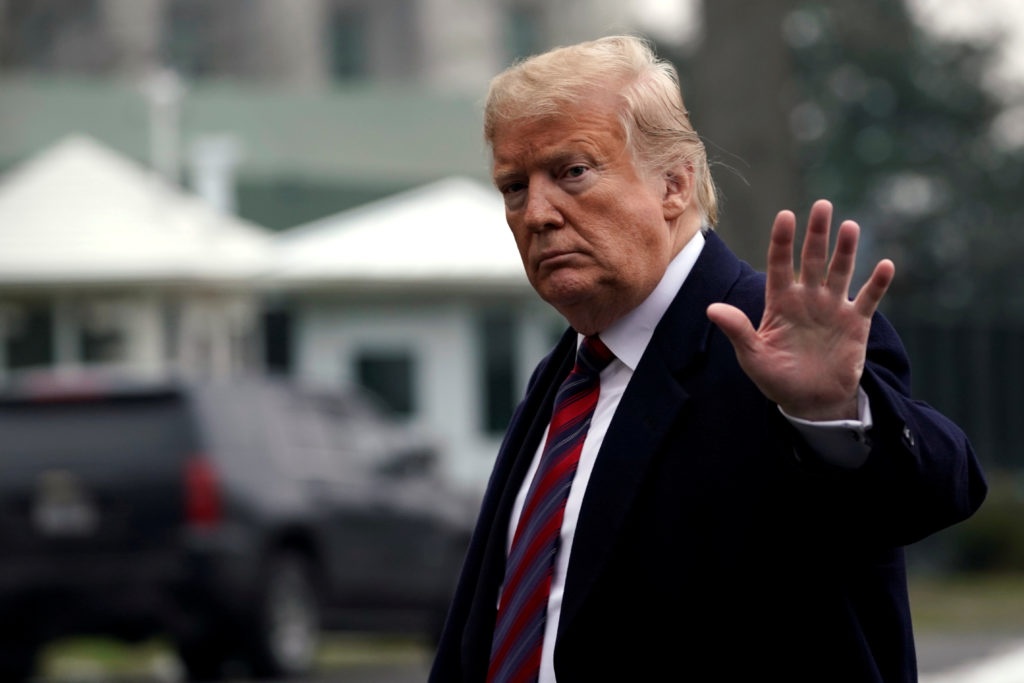 Ngan hang o Florida dong tai khoan cua ong Trump hinh anh