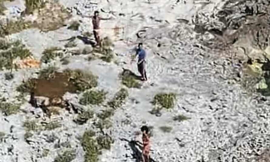 Ket tren hoang dao 33 ngay, nhom nguoi Cuba an dua va chuot de song hinh anh