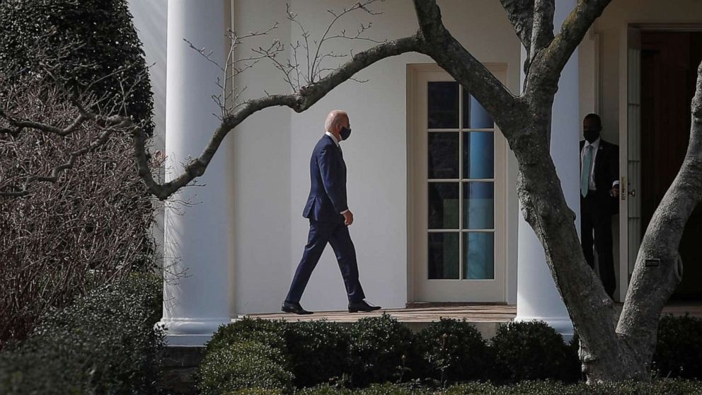 Tong thong Biden ‘tri hoan’ hop bao lau nhat trong 100 nam qua hinh anh