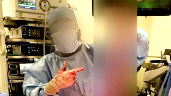 Nhom bac si ‘khoe’ noi tang cua benh nhan tren mang xa hoi hinh anh