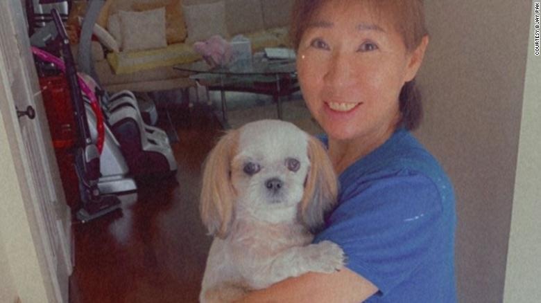 Nguoi phu nu My goc A bi ban chet khi vua buoc ra khoi tiem massage hinh anh