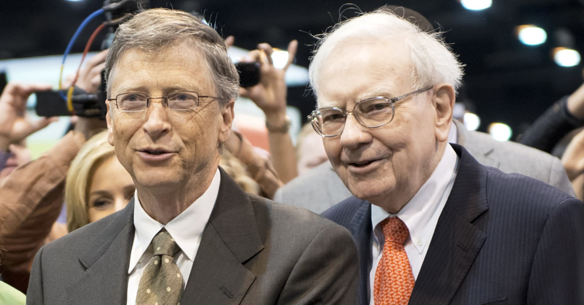 Bill Gates va Warren Buffet cung xay lo phan ung hat nhan ty do hinh anh