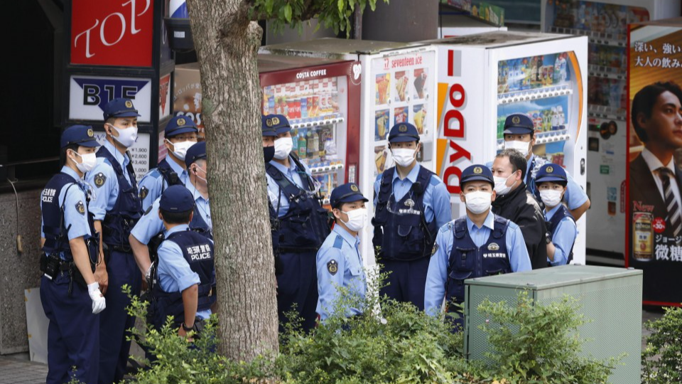 Nguoi dan ong Nhat bi bat vi giam cam mot phu nu 32 tieng hinh anh